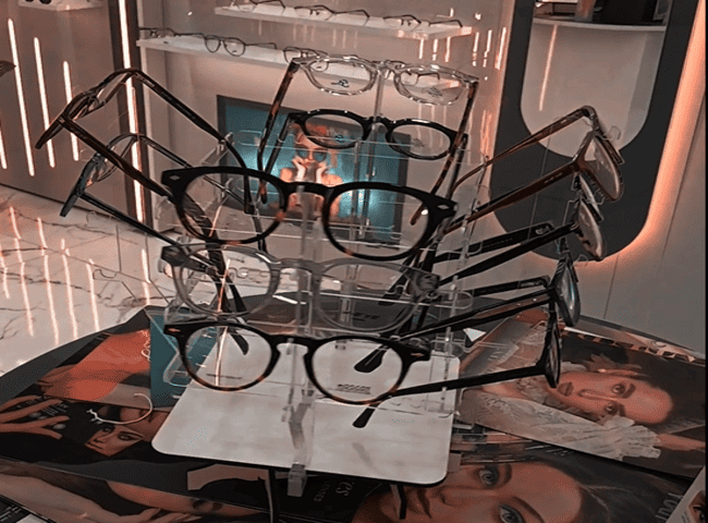 حامل نظارات